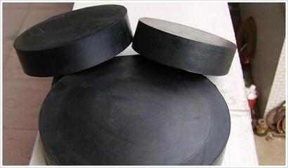 降價銷售優(yōu)質(zhì)橡膠支座 鑫力廠家現(xiàn)貨供應(yīng)